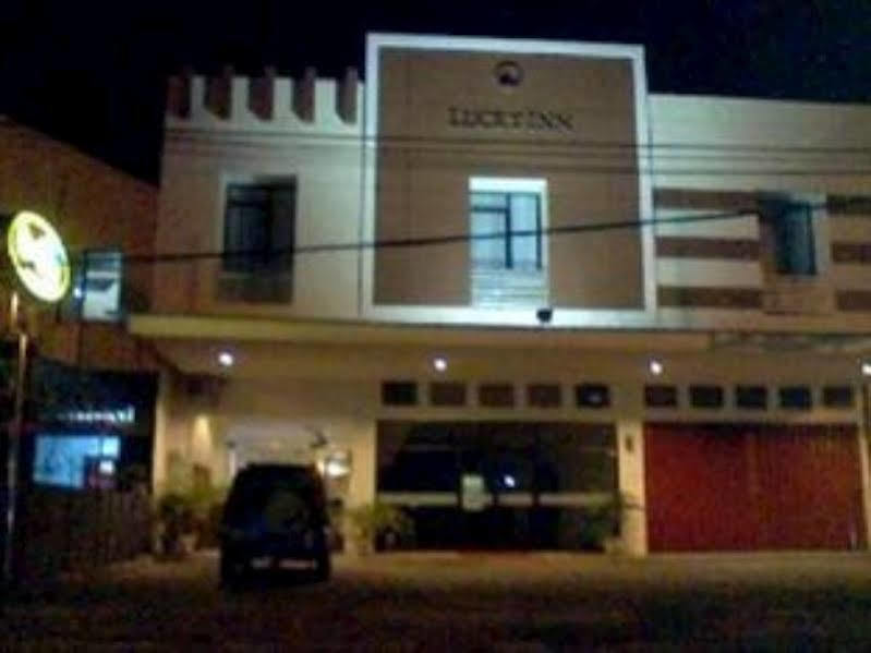 Hotel Lucky Inn Manado Ngoại thất bức ảnh
